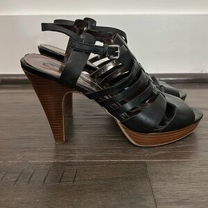 Black strappy heals